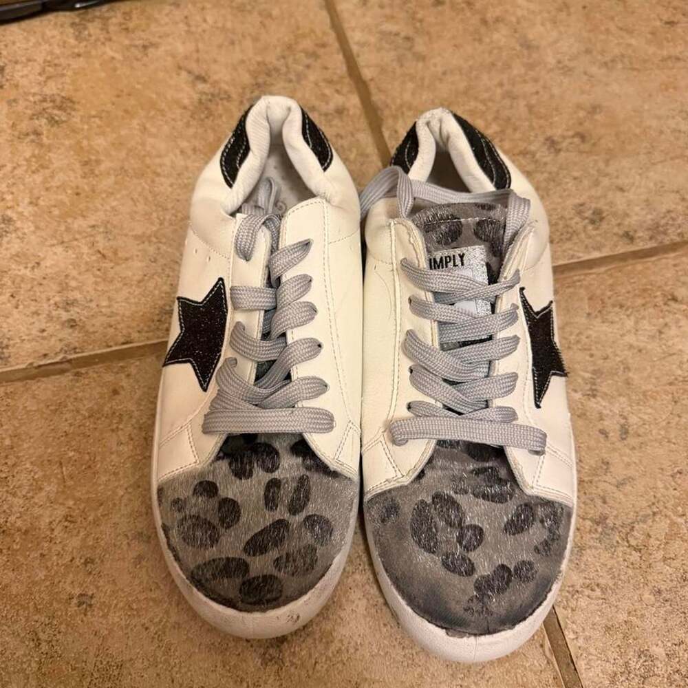 Simply Southern Sneakers Size 8 White Gray Leopard Print Star